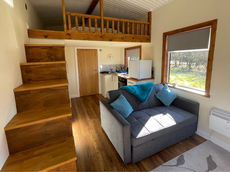 Treetop holiday lodge pod Glamping Riverview holiday park